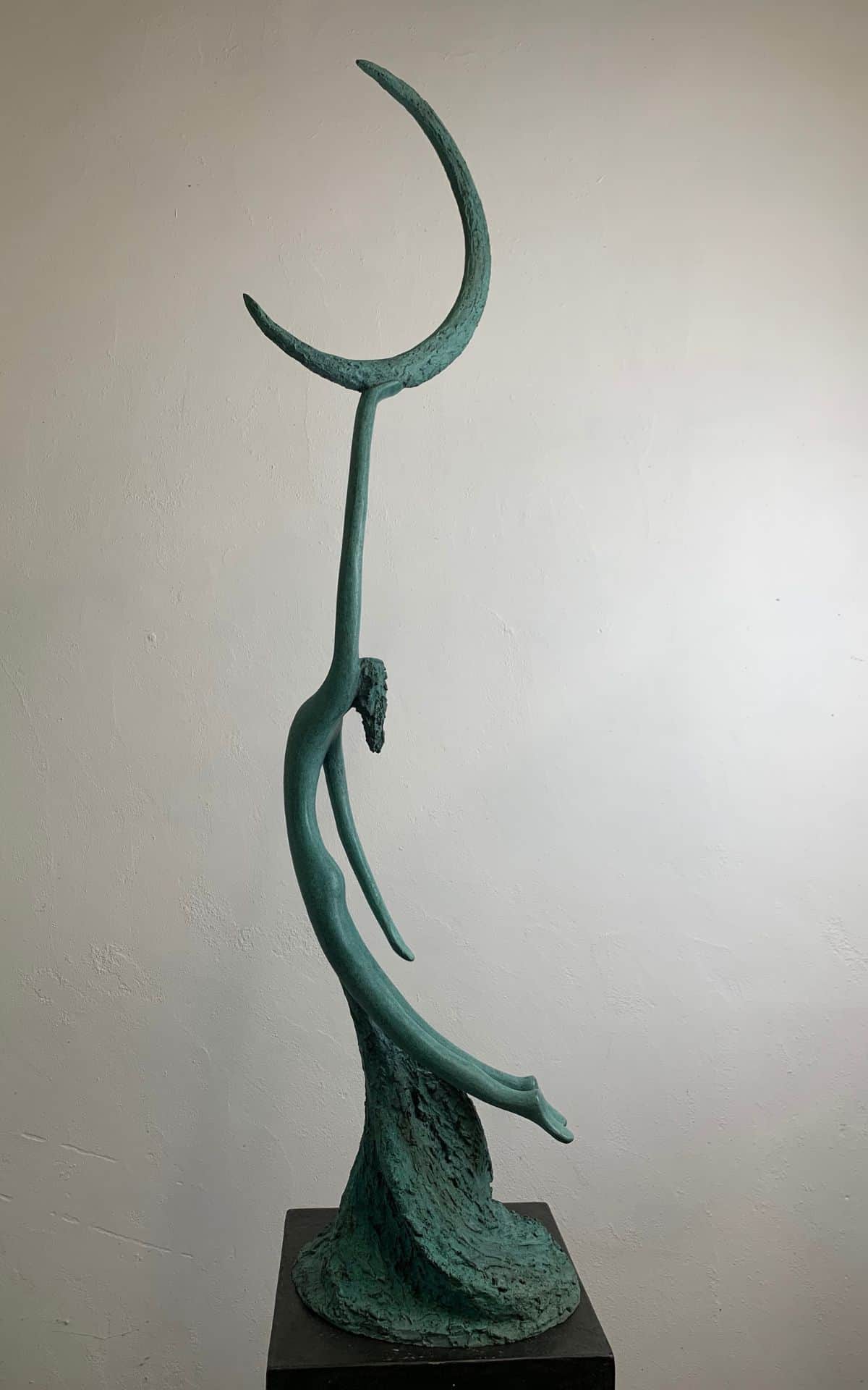 A sculpture by UK contemporary sculptor, Jeremy Moulsdale.
