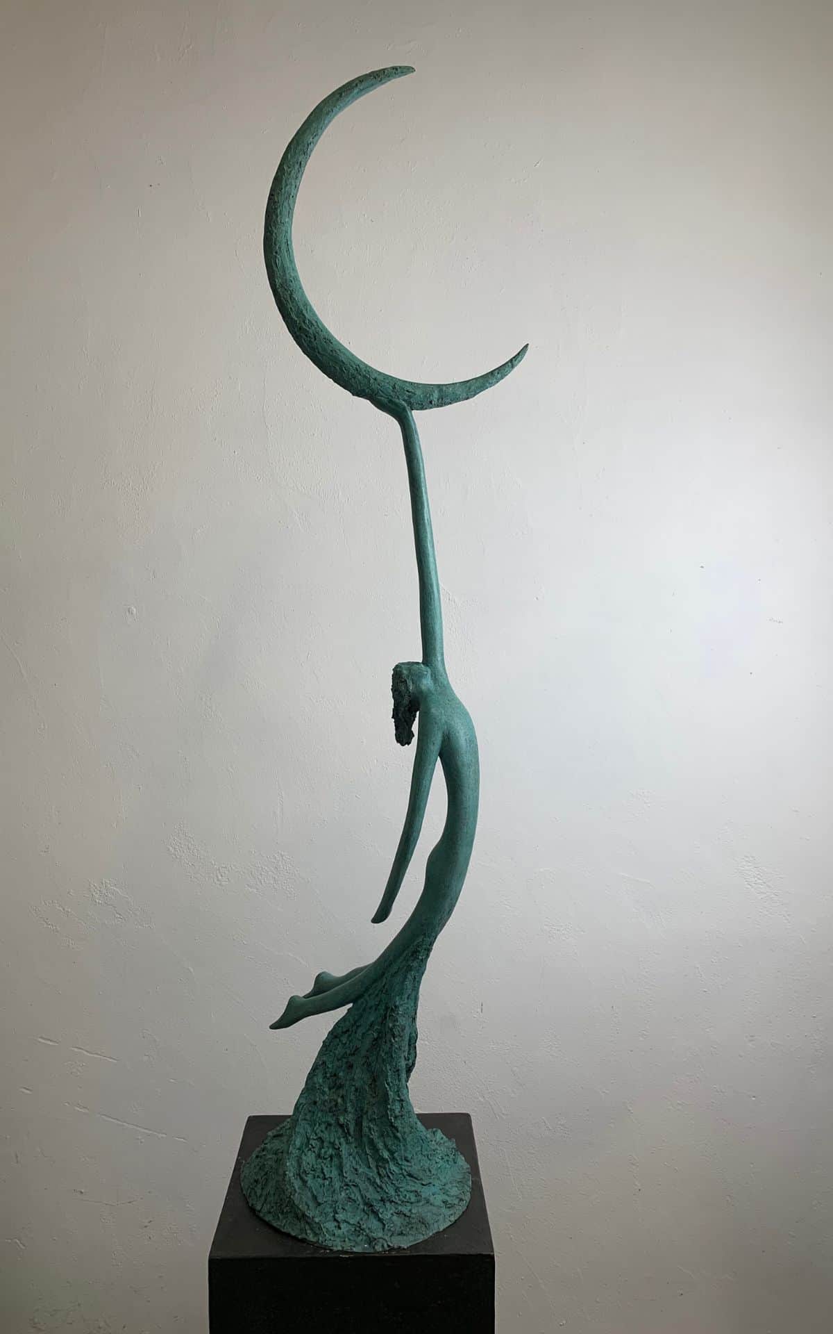 A sculpture by UK contemporary sculptor, Jeremy Moulsdale.