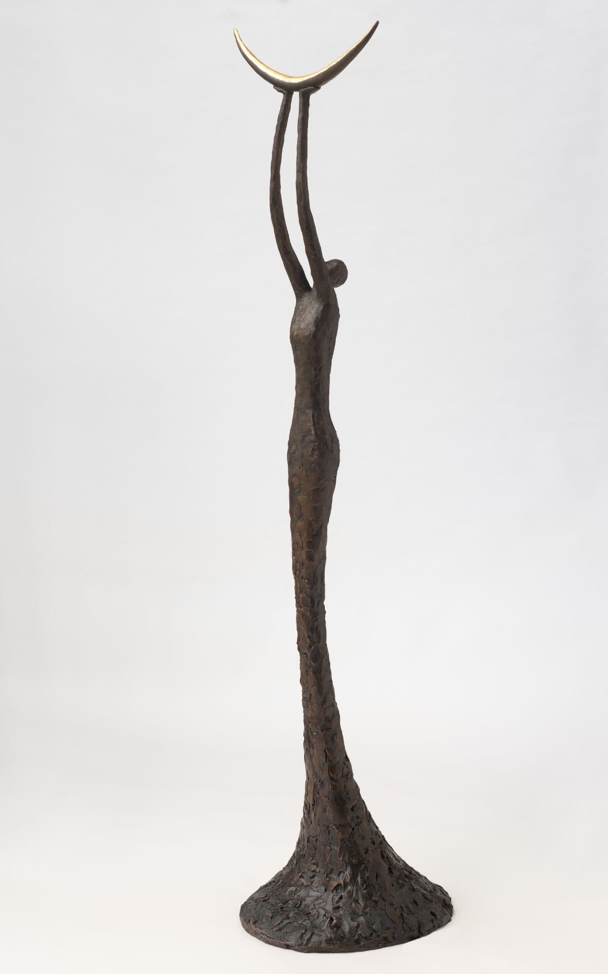 A sculpture by UK contemporary sculptor, Jeremy Moulsdale.