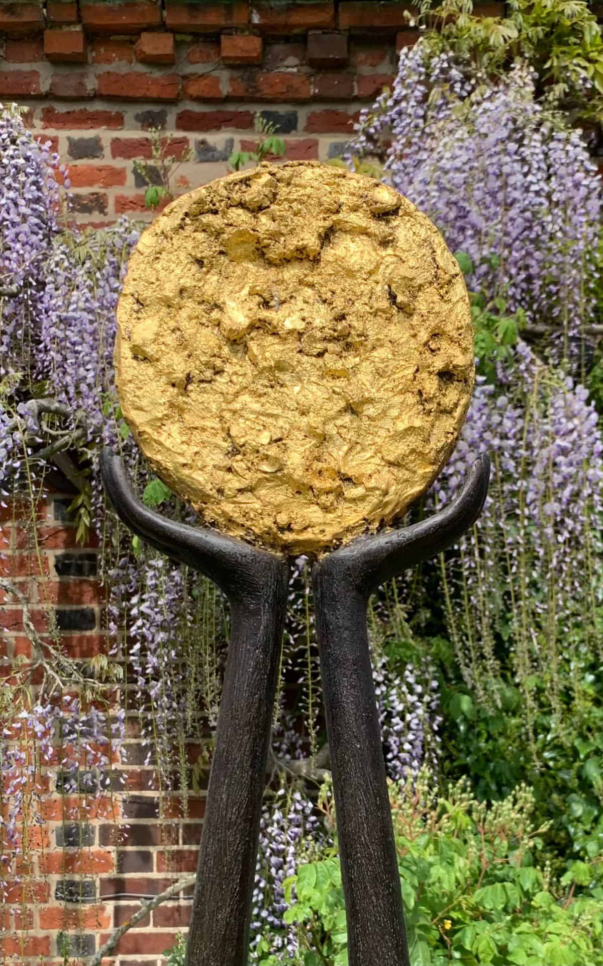 A sculpture by UK contemporary sculptor, Jeremy Moulsdale.