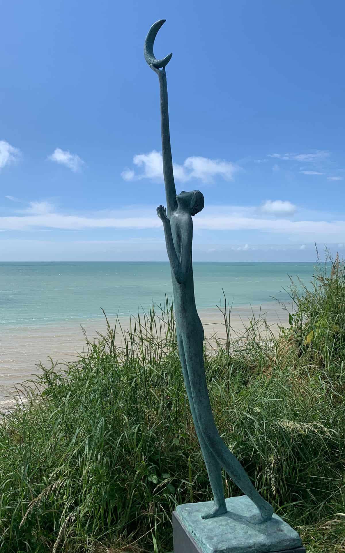 A sculpture by UK contemporary sculptor, Jeremy Moulsdale.