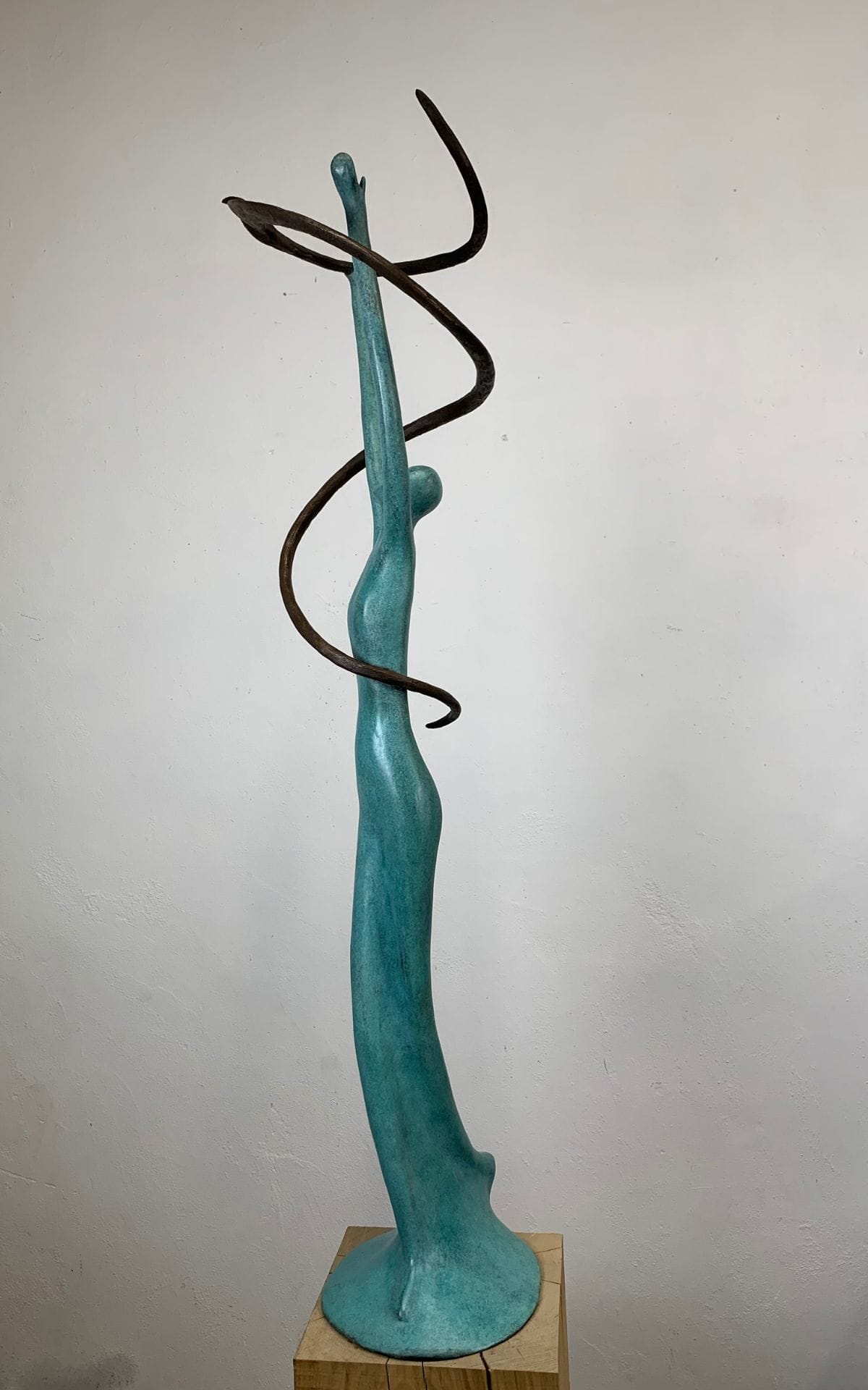 A sculpture by UK contemporary sculptor, Jeremy Moulsdale.