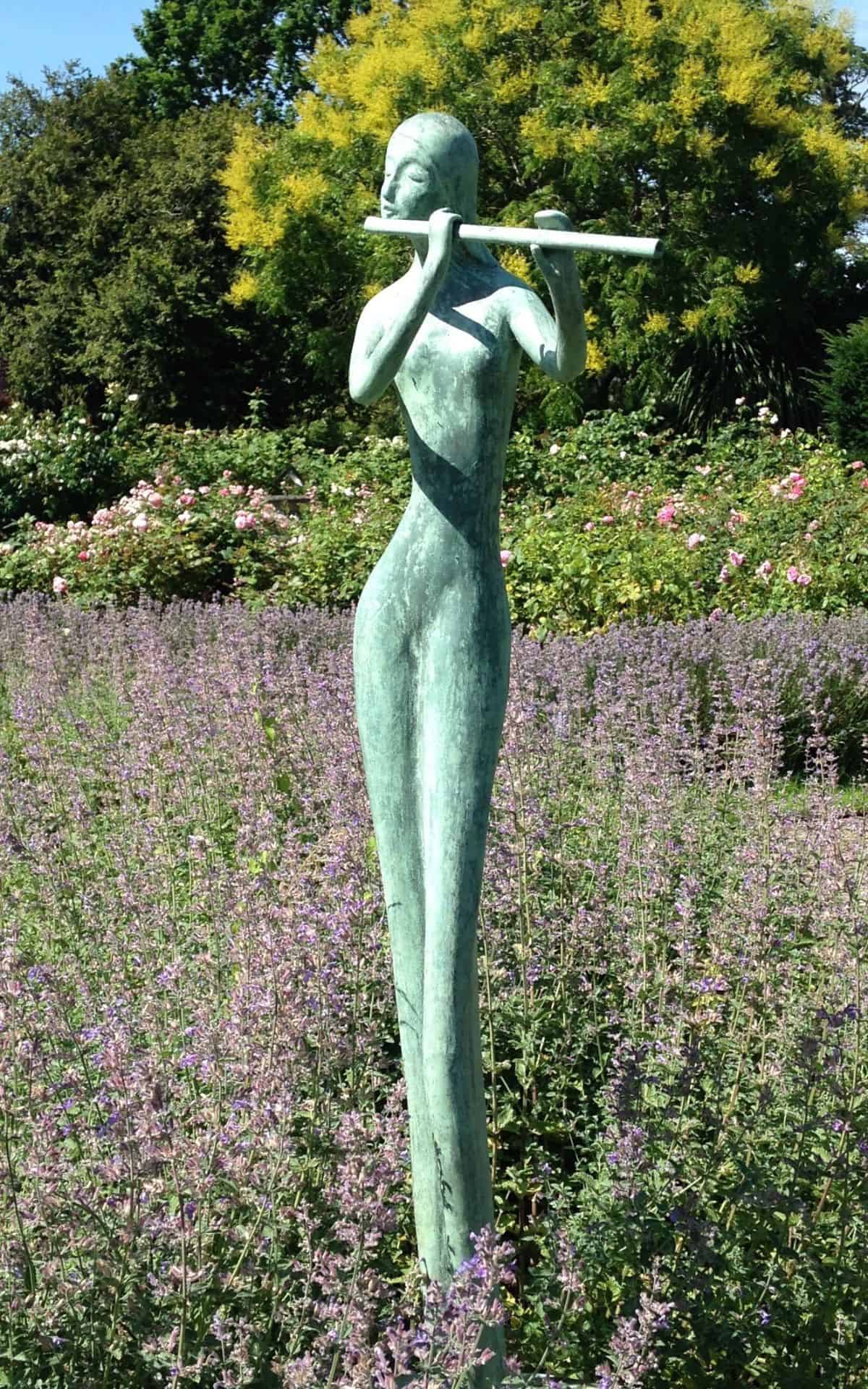 A sculpture by UK contemporary sculptor, Jeremy Moulsdale.