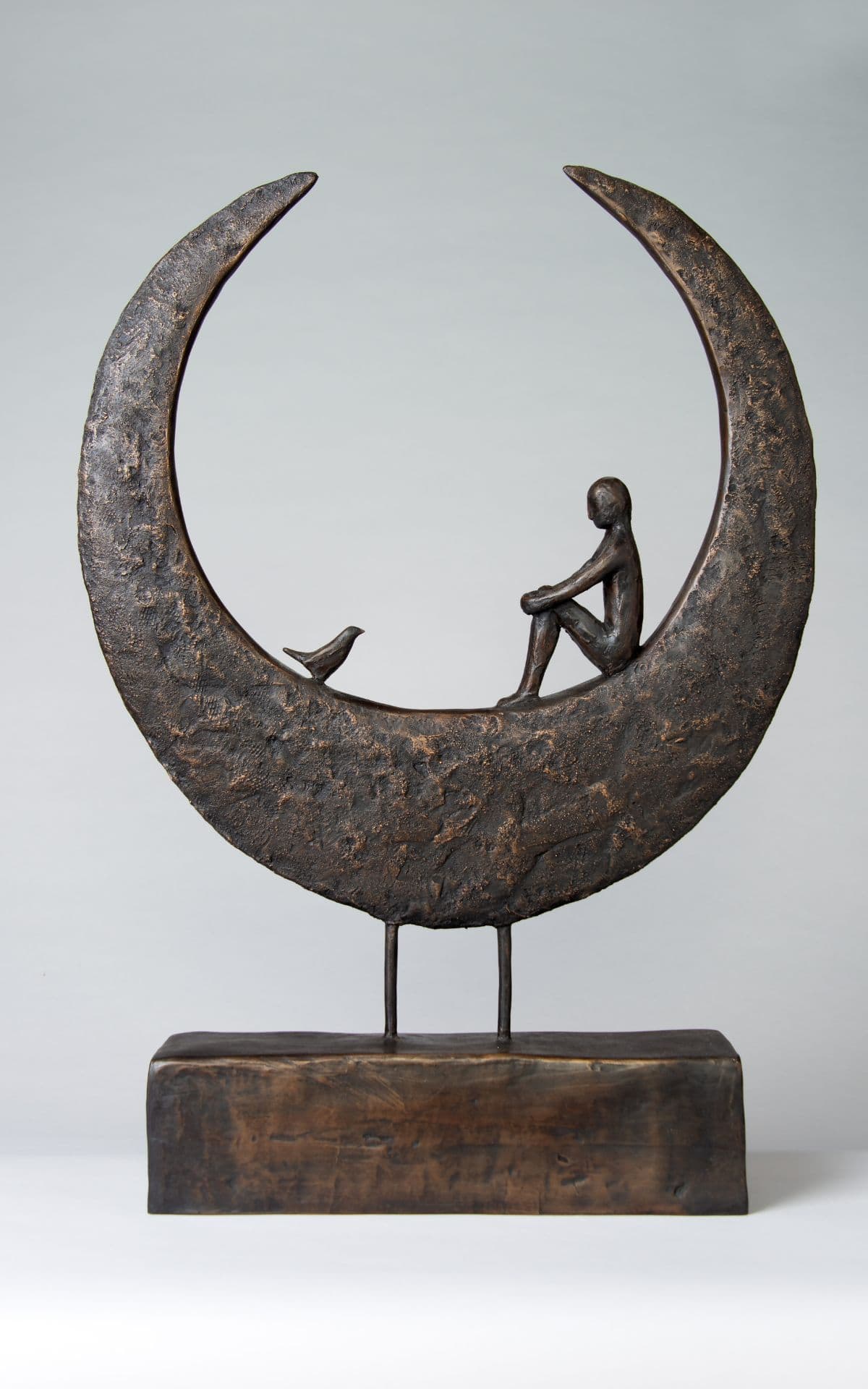 A sculpture by UK contemporary sculptor, Jeremy Moulsdale.